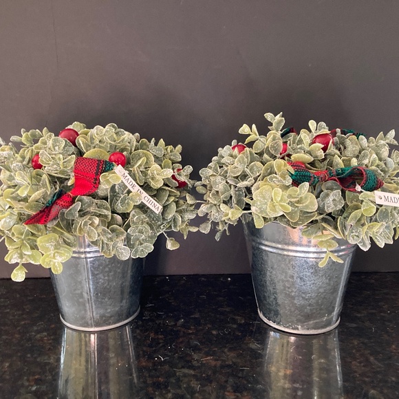 Valerie Parr Hill Set of 2 Eucalyptus Topiaries & Berries/Galvanized Pots/NEW! - Picture 2 of 3
